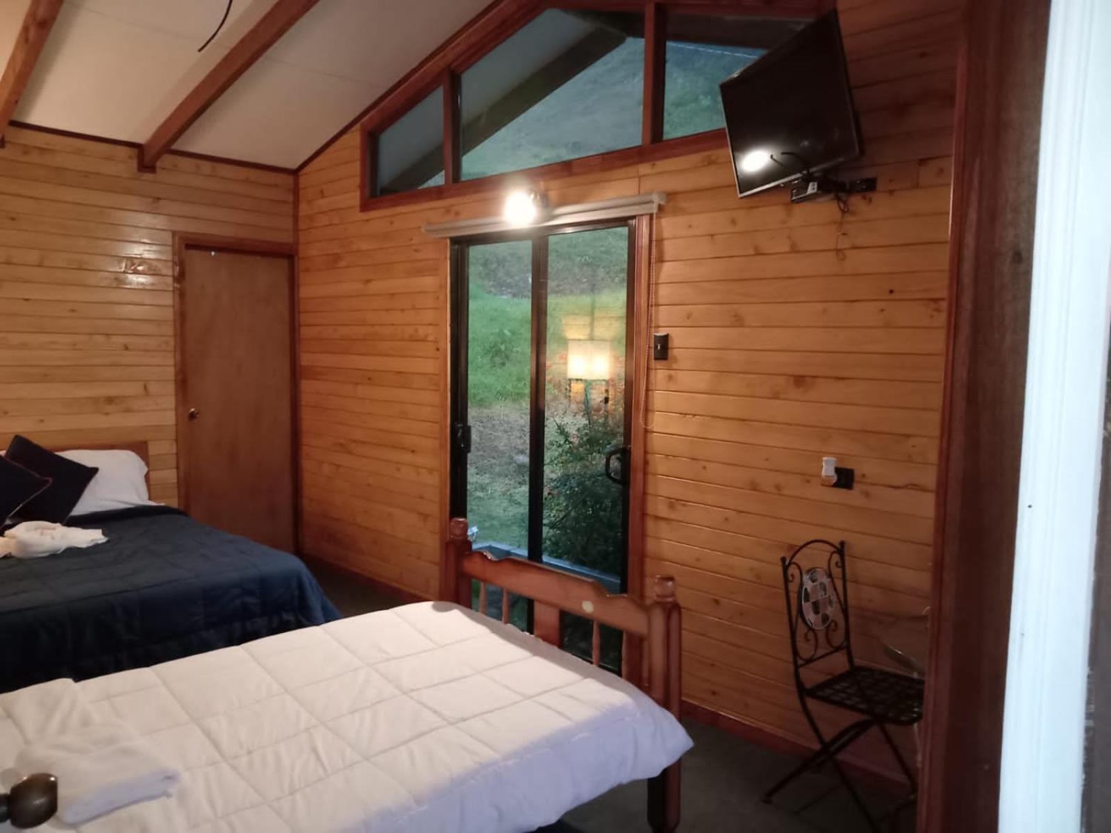 Cabana Tangara * San Gerardo de Dota
